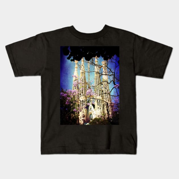 La Sagrada Familia Kids T-Shirt by parmi